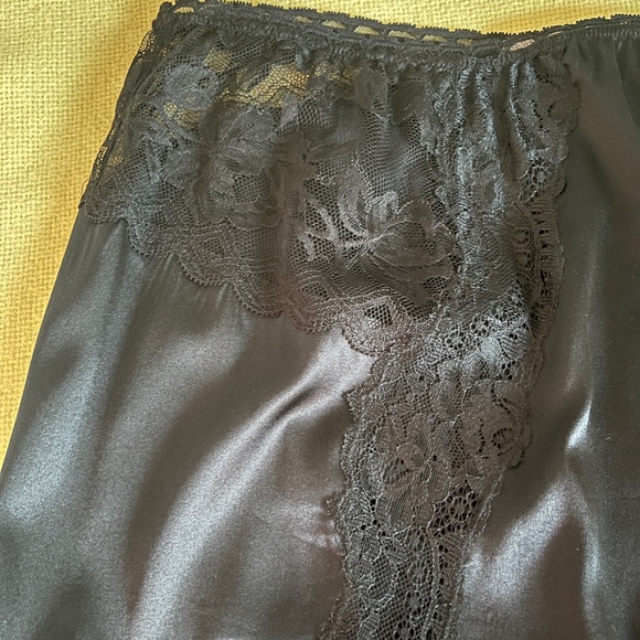 Stella McCartney Black Lace and Silk Half Slip - M - Beautiful! - Picture 10 of 12